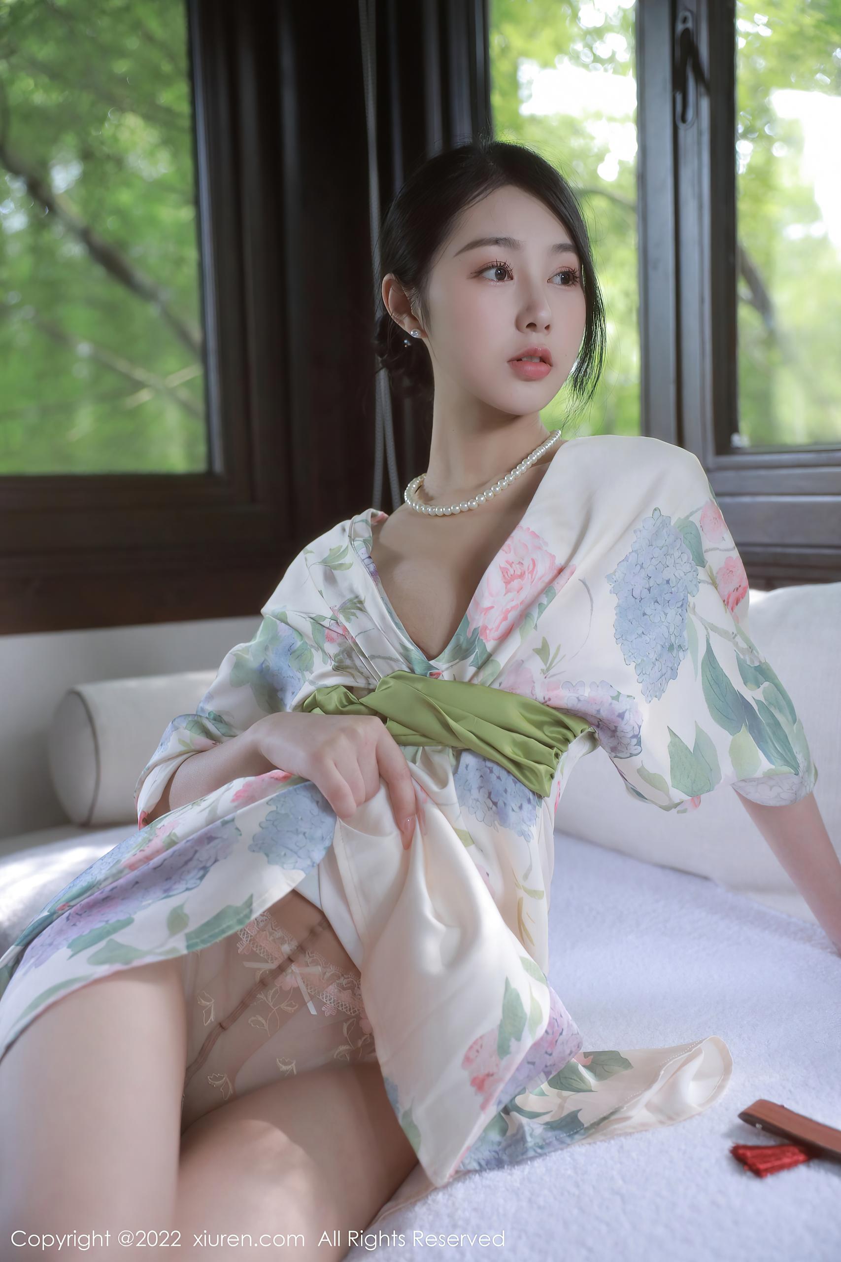 空降女怎么处理！韩国三级巜双乳紧扣的肉体市场